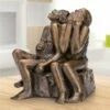 2 Lachende Menschen Sitzen Auf Stein - Bronzeskulptur - Himmelhoch Jauchzend -Outlet GARTENTRAUM Store 2 lachende menschen sitzen auf stein bronzeskulptur himmelhoch jauchzend