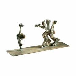 Abstrakte Menschengruppe Aus Bronzehandwerk - Faunisches Spiel