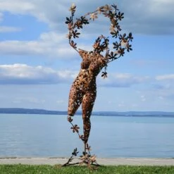 Abstrakter Frauen Torso Mit Blätter Motiv - Edelstahl Oder Rost Metall - Daphne