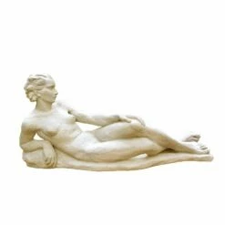 Akt Gartenfigur Aus Steinguss - Liegende Frau Auf Sockel - Hadaki