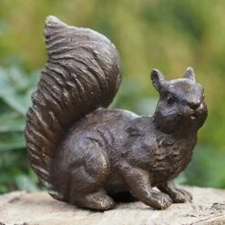 Braunes Eichhörnchen Aus Bronze - Hörnchen Mio