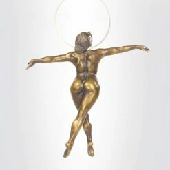 Bronze Aktskulptur Akrobatin In Der Luft - Limitiert - Ankaa 11 Bronze Aktskulptur Akrobatin In Der Luft - Limitiert - Ankaa -Outlet GARTENTRAUM Store bronze aktskulptur akrobatin in der luft limitiert ankaa4