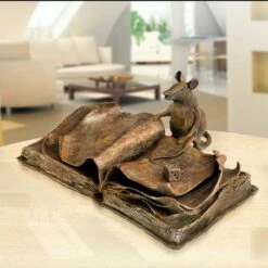 Bronzebuch Mit Maus - Limiterte Tierskulpturen - Le Rat De Bibliothèque
