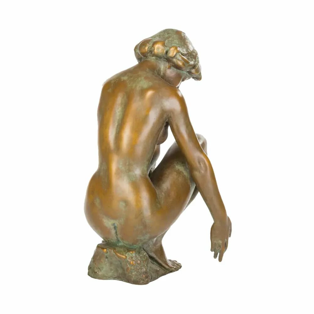 Bronzeskulptur Frau Sitzt Auf Stein - Limitiert - Bunte Steine 5 Bronzeskulptur Frau Sitzt Auf Stein - Limitiert - Bunte Steine – Bild 3