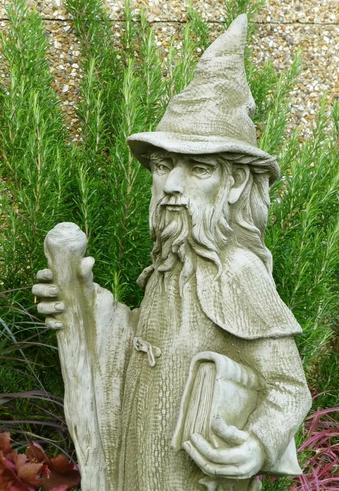 Deko Steinfigur Zauberer Merlin - Fiona Jane Scott 5 Deko Steinfigur Zauberer Merlin - Fiona Jane Scott – Bild 3
