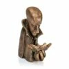 Designerfigur Mann Aus Limitiertem Bronzeguss - Sonnenwächter -Outlet GARTENTRAUM Store designerfigur mann aus limitiertem bronzeguss sonnenwaechter