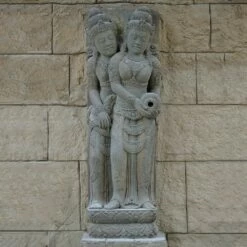 Detailreiches Wandrelief Mit 2 Frauen Aus Naturstein Von Steinmetzhand Gefertigt - Marini