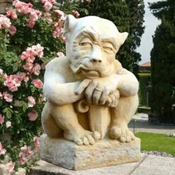 Devonshire Gargoyle Mit Schwert - Krimhold