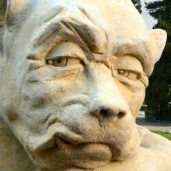 Devonshire Gargoyle Mit Schwert - Krimhold -Outlet GARTENTRAUM Store devonshire gargoyle mit schwert krimhold3