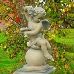 Engel Auf Kugel Mit Weintrauben - Steinguss Dekofigur Für Den Garten - Minos