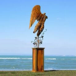 Engel Torso Mit Podest Aus Metall Im Floralen Design - Volantini 7 Engel Torso Mit Podest Aus Metall Im Floralen Design - Volantini -Outlet GARTENTRAUM Store engel torso mit podest aus metall im floralen design volantini3