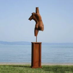 Figur Mann Torso Auf Sockel - Edelstahl Oder Rost - Herofo