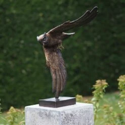 Fliegende Eule Als Skulptur Aus Bronze - Eule Heramo