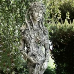 Florale Frauenskulptur Als Königin Der Natur - Ada