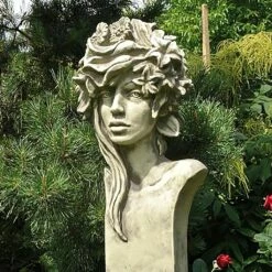Florale Gartenbüste Aus Steinguss - Aurora