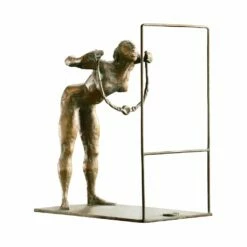 Frau Vor Spiegel Mit Halskette - Limitierte Bronzefigur - Die Neue Halskette