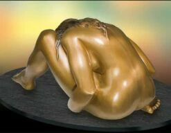 Frauen Aktskulptur Aus Limitiertem Bronzehandwerk - Donna Che Si Guarda -Outlet GARTENTRAUM Store frauen aktskulptur aus limitiertem bronzehandwerk donna che si guarda3