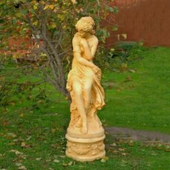 Frauenfigur Für Den Garten Aus Steinguss - Langlebig & Wetterfest - Carolina