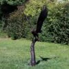Großer Adler Fliegt Von Baum Ab - Bronze Vogelskulptur - Adler Moa