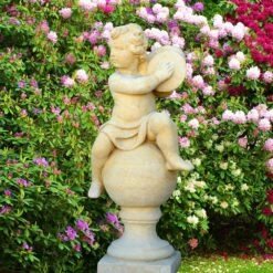 Historische Steinfigur Mit Putte - Batteur