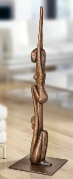 Hohe Designer Bronzeskulptur In Limitierter Edition - Devotion -Outlet GARTENTRAUM Store hohe designer bronzeskulptur in limitierter edition devotion2