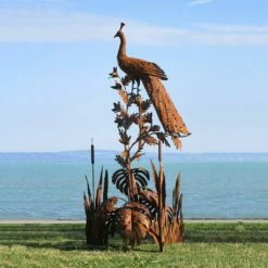 Imposante Pfau Tierfigur Aus Metall Auf Schilf - Paonalo 9 Imposante Pfau Tierfigur Aus Metall Auf Schilf - Paonalo -Outlet GARTENTRAUM Store imposante pfau tierfigur aus metall auf schilf paonalo4