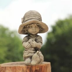 Kleine Deko Gartenfigur Von Sarah Kay Mit Mädchen - Felia