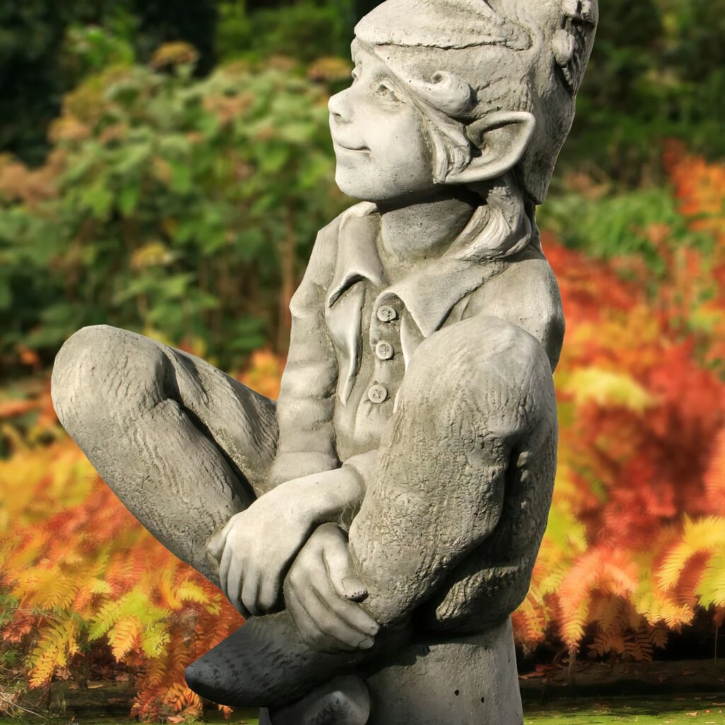 Kleine Gartenelfe Susan - Steinguss Winterfest 6 Kleine Gartenelfe Susan - Steinguss Winterfest – Bild 4