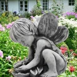 Kleine Stein Gartenelfe Mit Frosch Als Deko - Dryadalis Ranae