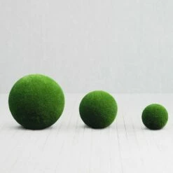 Kugel Aus GFK & Kunstrasen Als Schlichte Topiary Gartendeko - Kula -Outlet GARTENTRAUM Store kugel aus gfk kunstrasen als schlichte topiary gartendeko kula4