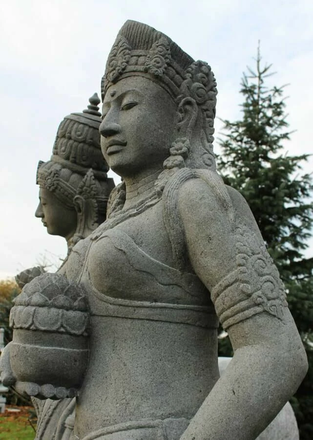 Lavastein Gartenstatue Asia-Garten - Kimiko 5 Lavastein Gartenstatue Asia-Garten - Kimiko – Bild 3