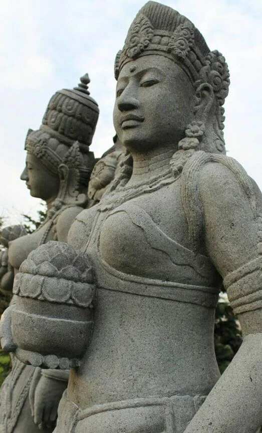 Lavastein Gartenstatue Asia-Garten - Kimiko 7 Lavastein Gartenstatue Asia-Garten - Kimiko – Bild 5