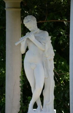 Lebensgroße Flötenspieler Skulptur -Outlet GARTENTRAUM Store lebensgrosse floetenspieler skulptur2