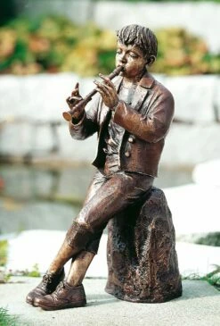 Limitierte Bronzestatue Junge Mit Flöte - Flötenspieler -Outlet GARTENTRAUM Store limitierte bronzestatue junge mit floete floetenspieler2
