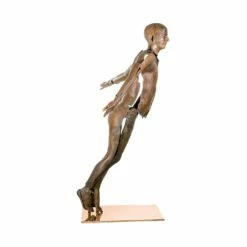 Limitierte Mannskulptur Als Bronze Gartendekoration - Rising -Outlet GARTENTRAUM Store limitierte mannskulptur als bronze gartendekoration rising4