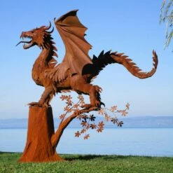 Metall Drache Steht Auf Baum - Große Gartenfigur - Matos Auf Baum 9 Metall Drache Steht Auf Baum - Große Gartenfigur - Matos Auf Baum -Outlet GARTENTRAUM Store metall drache steht auf baum grosse gartenfigur matos auf baum4