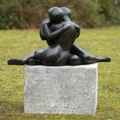 Moderne Bronzestatue Liebespaar In Schwarz - Couple D'amour