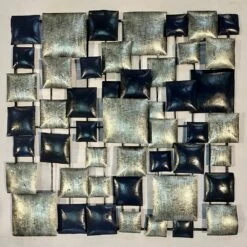 Moderne Wandskulptur Metall In Kissenoptik In Schwarz/Silber - Ekana Silber