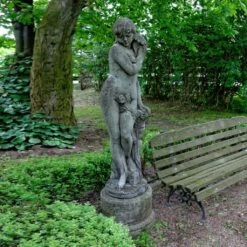 Romantische Frauen Aktfigur Mit Blume Für Den Garten - Rebecca