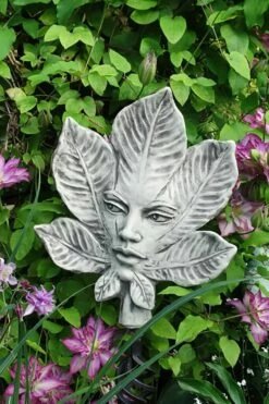 Schöne Blattskulptur Steinguss - Frauenbüste - Plant Castanea -Outlet GARTENTRAUM Store schoene blattskulptur steinguss frauenbueste plant castanea3