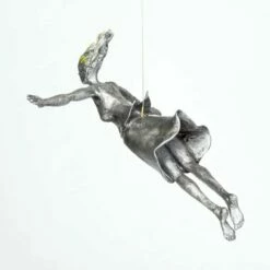 Schwebende Designer Männerskulptur Aluminium - Freefall (Her) -Outlet GARTENTRAUM Store schwebende designer maennerskulptur aluminium freefall her3