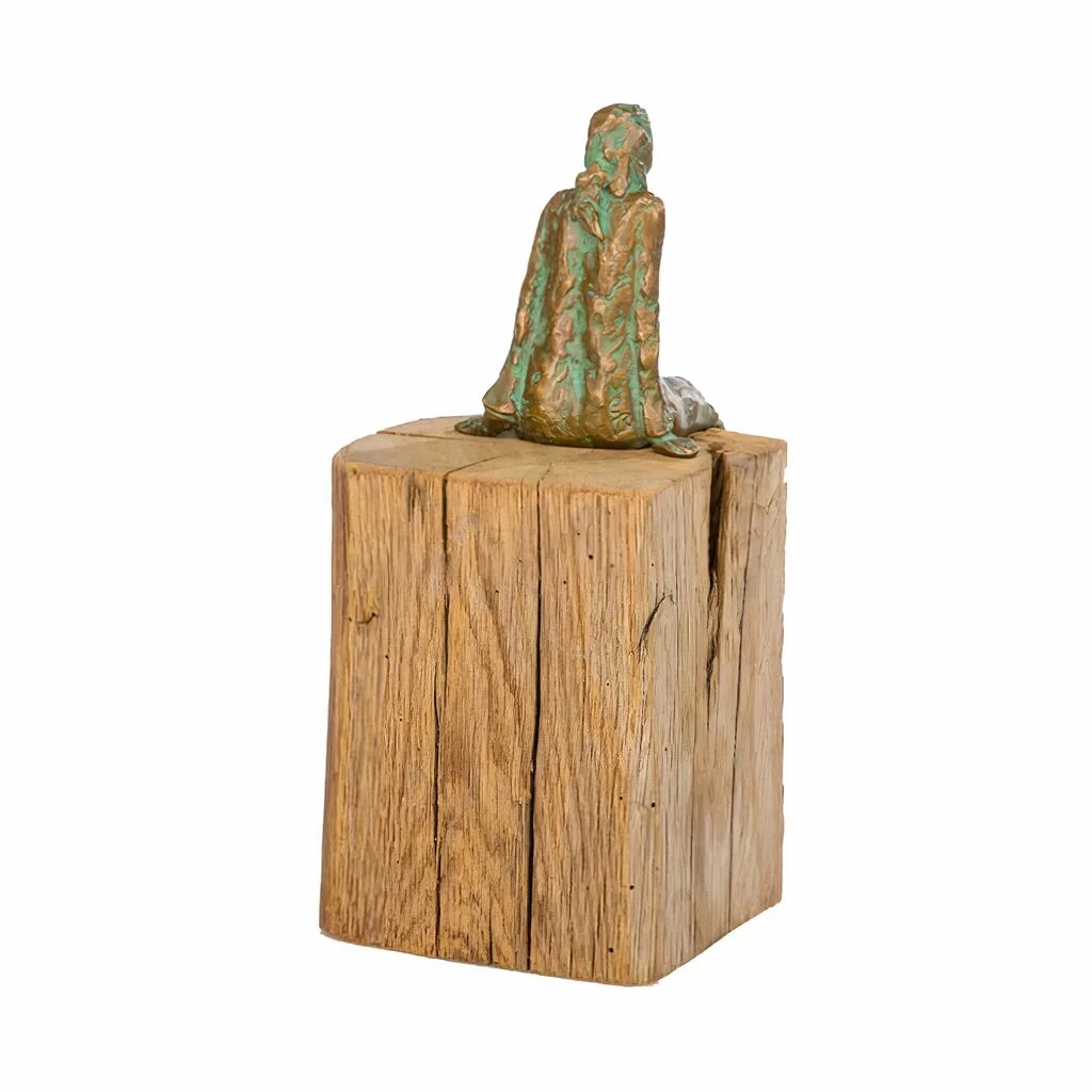 Sitzende Bronze Frauenskulptur Mit Holzsockel - Der Stille Lauschen 4 Sitzende Bronze Frauenskulptur Mit Holzsockel - Der Stille Lauschen – Bild 2
