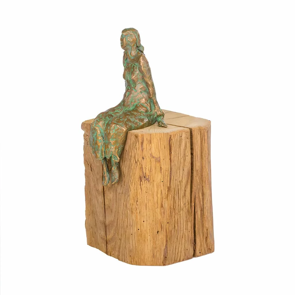 Sitzende Bronze Frauenskulptur Mit Holzsockel - Der Stille Lauschen 5 Sitzende Bronze Frauenskulptur Mit Holzsockel - Der Stille Lauschen – Bild 3
