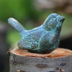 Sitzender Bronze Vogel Mit Türkiser Patina Als Gartenfigur - Kofi