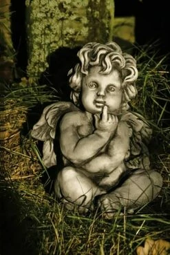 Sitzender Engel Aus Steinguss Für Draußen - Augustus 6 Sitzender Engel Aus Steinguss Für Draußen - Augustus -Outlet GARTENTRAUM Store sitzender engel aus steinguss fuer draussen augustus2