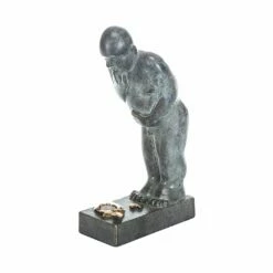 Stehender Mann Mit Goldenen Scherben - Bronzestatue - Malheur -Outlet GARTENTRAUM Store stehender mann mit goldenen scherben bronzestatue malheur4