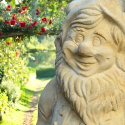 Stein Gartenzwerg Groß Mit Laterne - Rudolphus -Outlet GARTENTRAUM Store stein gartenzwerg gross mit laterne rudolphus2