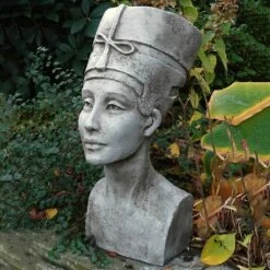 Steinguss Figur Für Den Garten Von Nofretete - Nofretete
