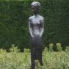 Stilistische Frauenstatue Aus Bronze Mit Patina - Ledira