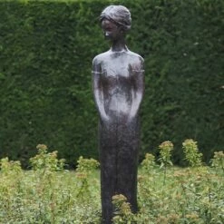 Stilistische Frauenstatue Aus Bronze Mit Patina - Ledira